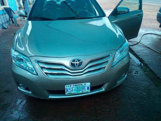 Awww! Nigerian Guy Surprises Wife With A Car For Not Leaving Him When He Was Broke.