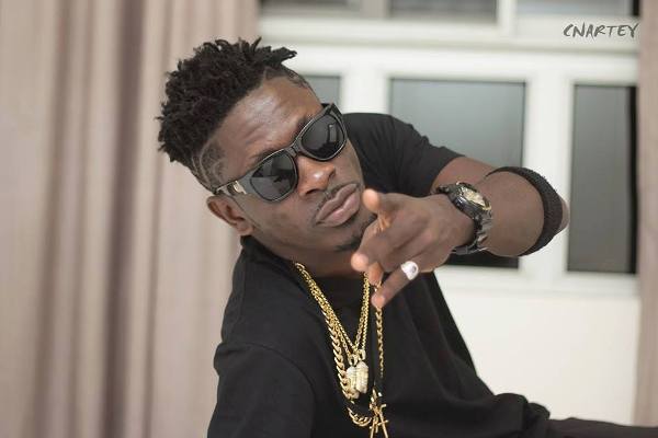 Wizkid arrives Ghana, Ignores Shatta Wale's threat