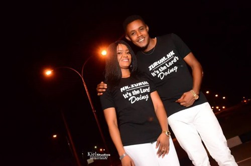 Drunk-In-Love Man Climbs Palm Tree To Profess Love To His Fiancee In Village-Themed Pre-wedding Photos