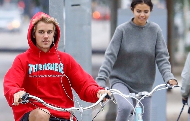 Selena Gomez and Justin Bieber official back together again