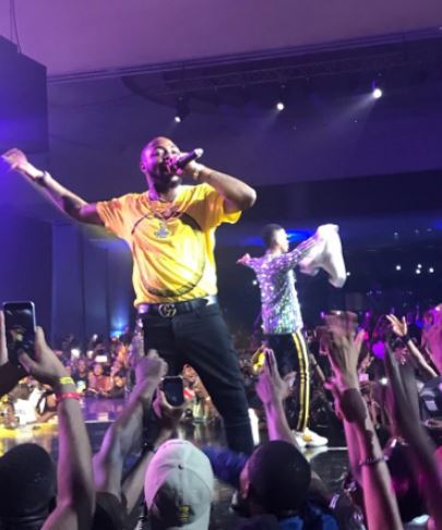 'I love you bro' - Davido reacts to Wizkid bringing him out on stage at his concert... Wizkid replies!