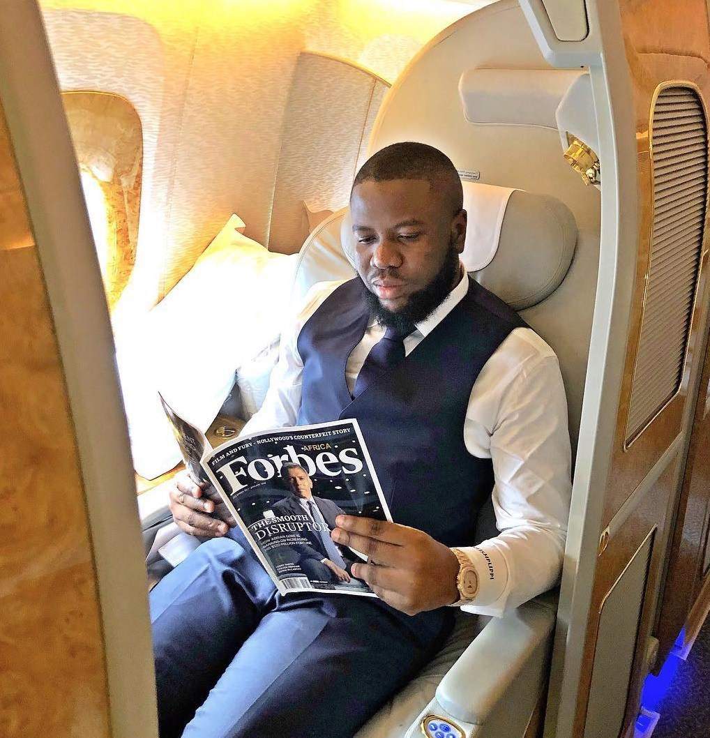 'Buhari's family eats more than a thousand dollars per meal but he can't approve N30k minimum wage for civil servants' - Hushpuppi