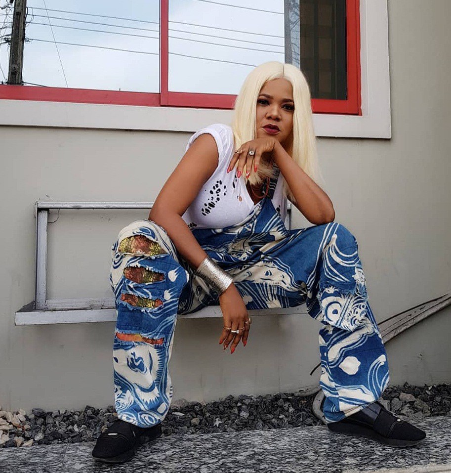 Toyin Aimakhu shows her gangster side with blonde look (Photos)