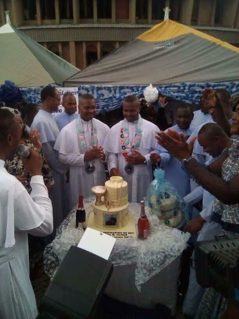 Identical twin brothers ordained Catholic priests in Imo State (Photos)