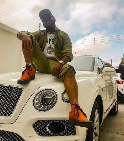 Corps members go wild as Davido arrives at NYSC Camp in Lagos