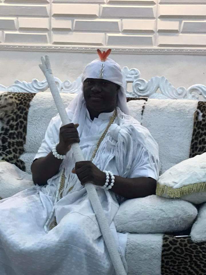 After going into seclusion for 7 days in Osun, Ooni of Ife, reveals himself (photos)