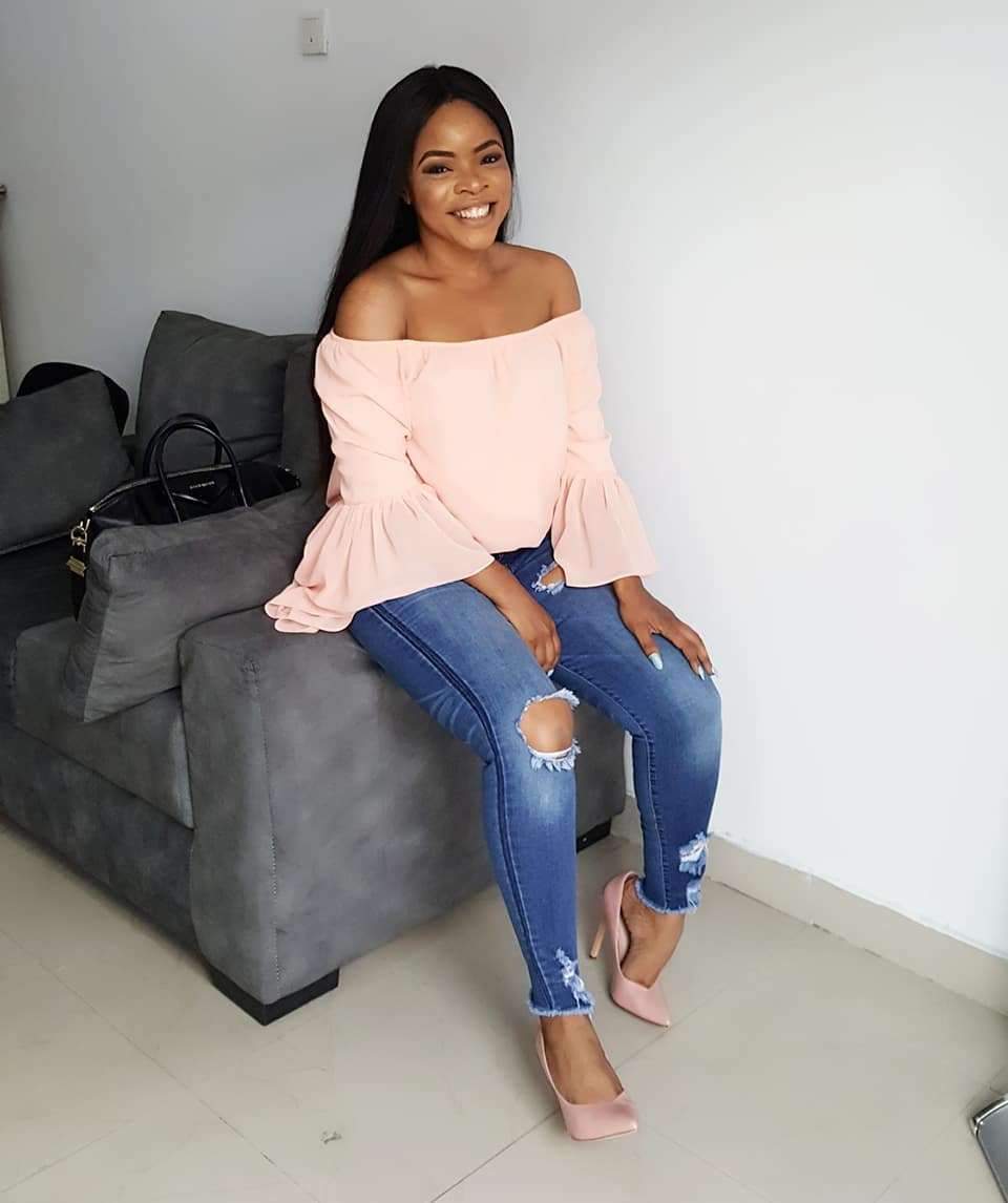 Laura Ikeji removes postpartum acne from her face, but fans think she underwent a noselift procedure (Photos)