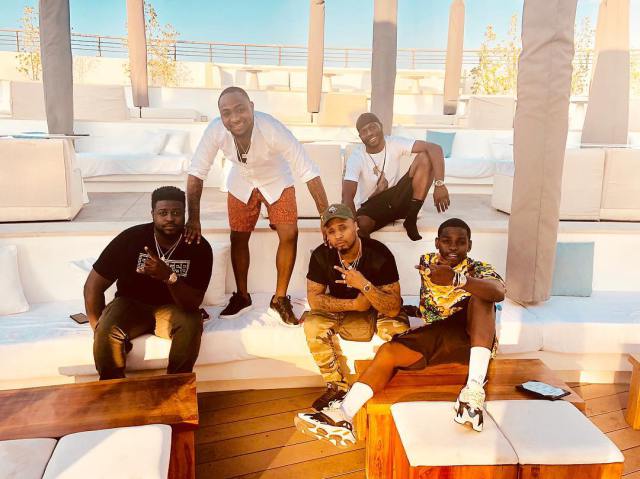 Davido post photos of his Vacation in Dubai