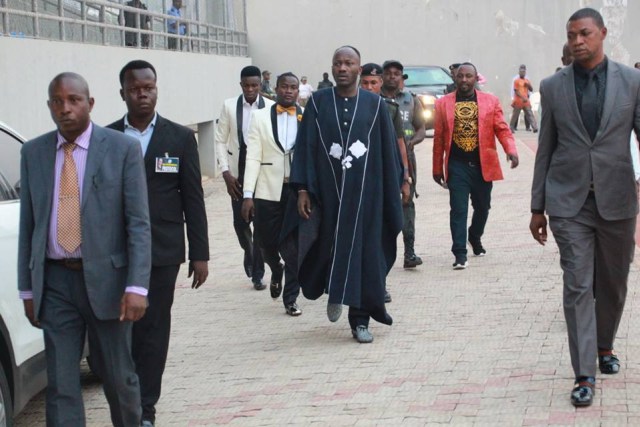 Apostle Johnson Suleman rocks a replica of Ebuka's Agbada (photos)