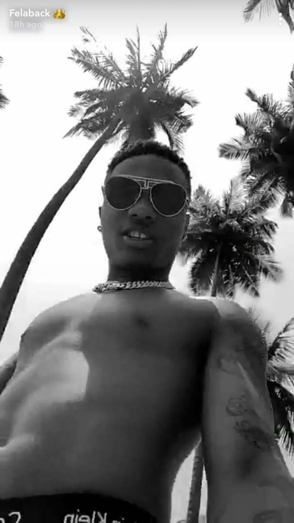Wizkid shows off 'six packs' in new photos