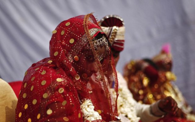 Wedding gift explodes... groom dies, groom's grandma dies, bride injured