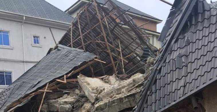11 trapped as building collapses in Anambra State (Photo)