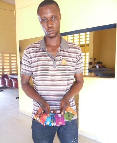 Police arrests man who specializes in duping bank customers at the ATM (Photos)