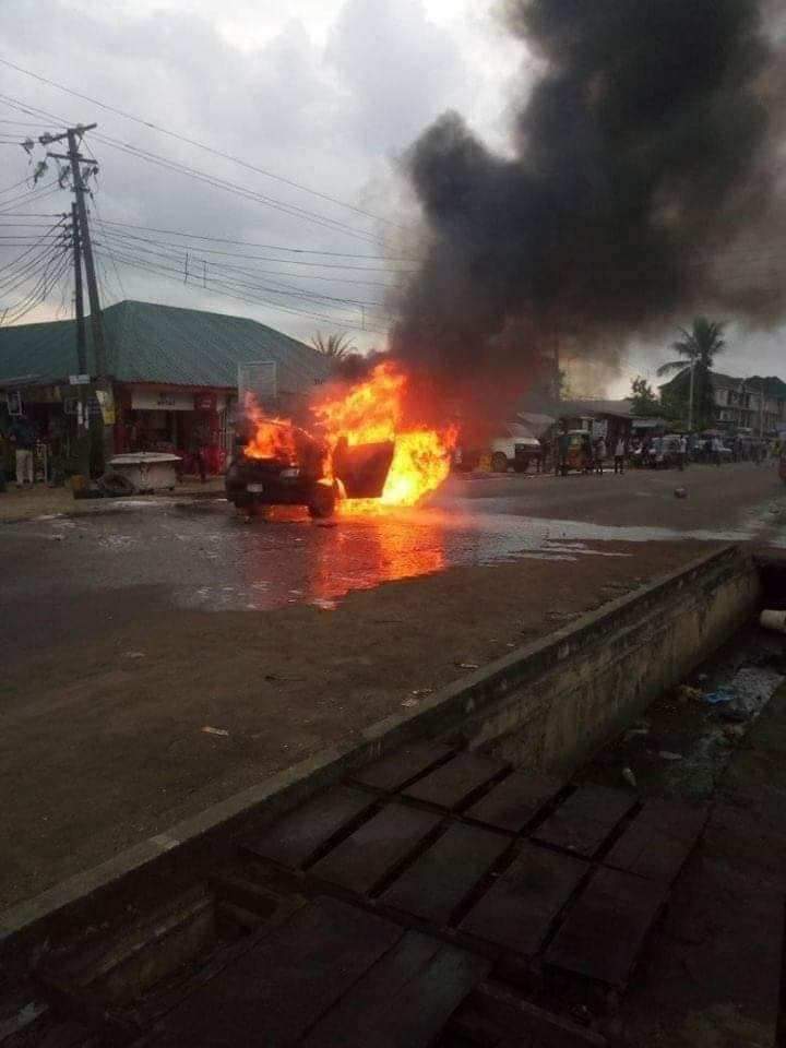 School bus conveying pupils went up in flames today, in Port-harcourt