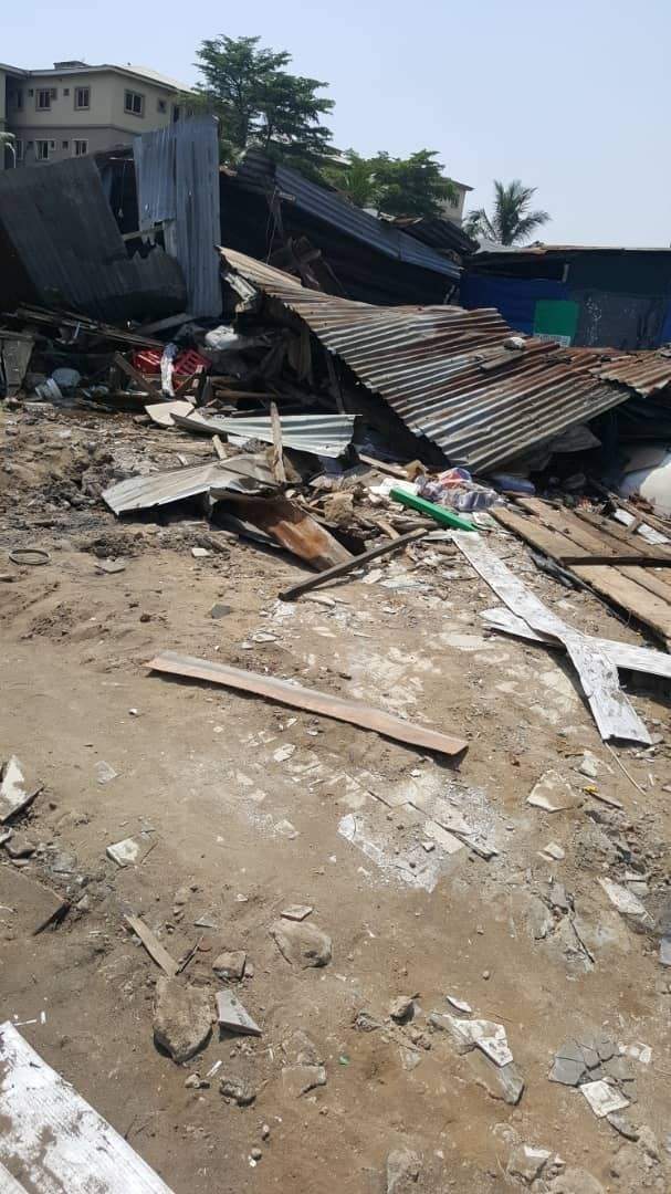 Two persons reportedly die as Ikota slum is demolished by unknown persons (photos)