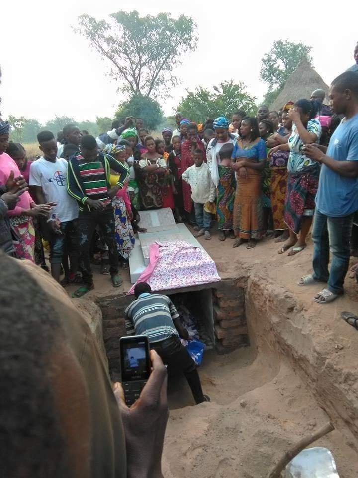 Man gets his dying wish as he gets buried with a bed instead of a coffin in Benue State