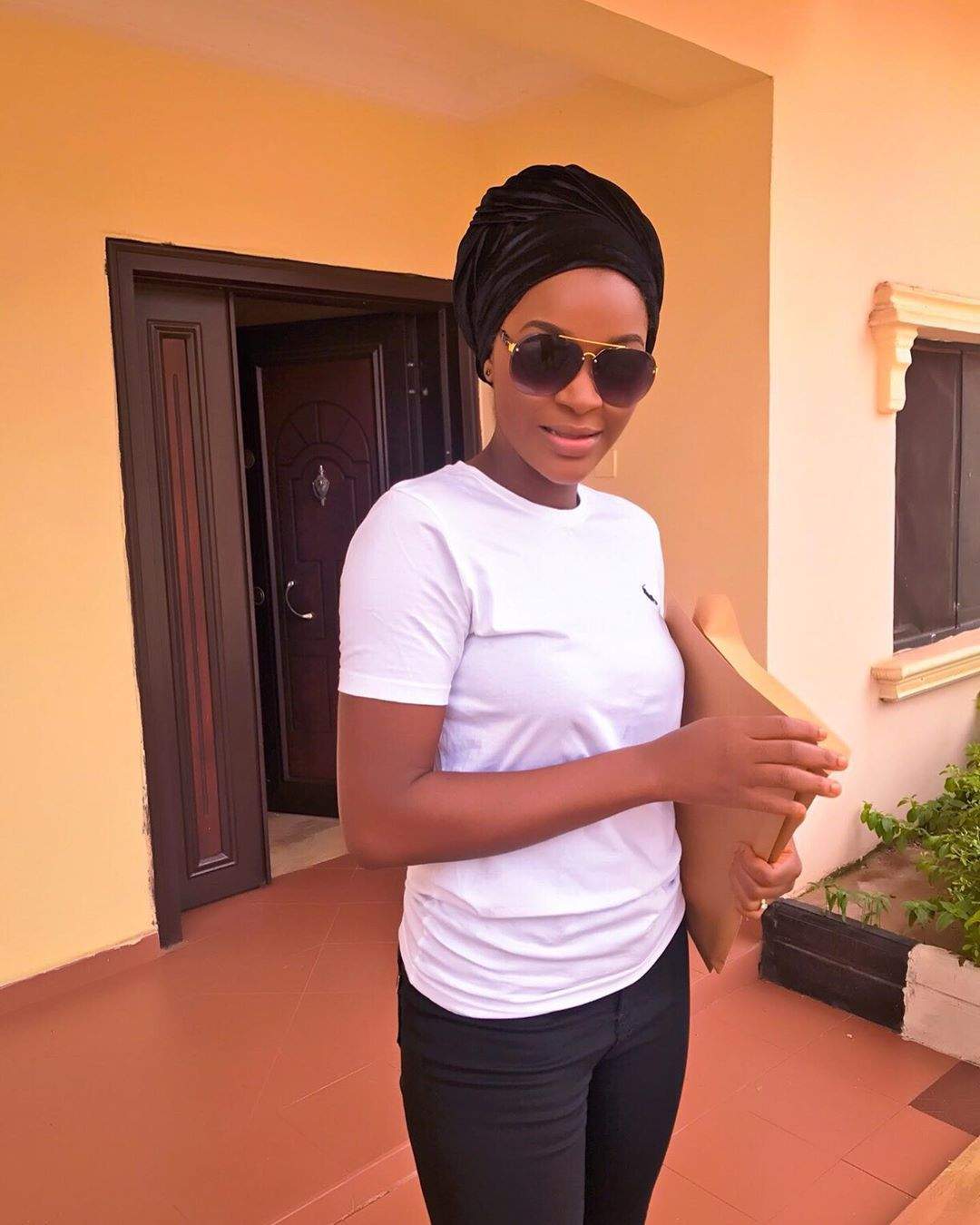 Actress, Chache Eke-Faani flaunts post baby bod (Photos)