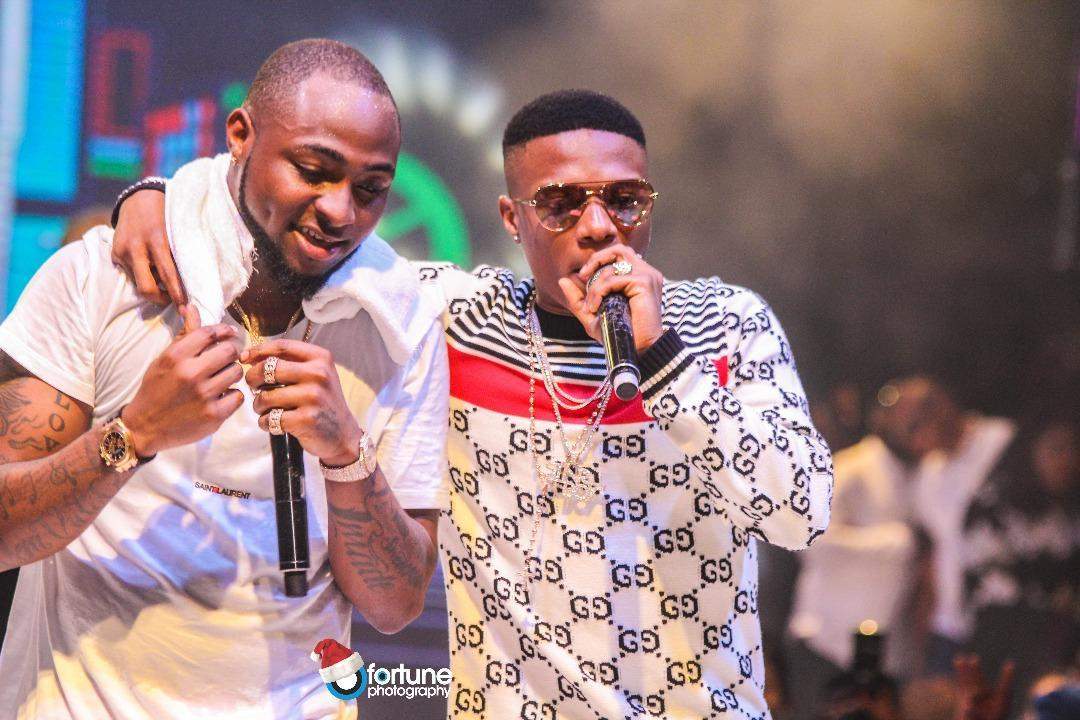 Davido goes on shading spree after it was revealed Wizkid rejected millions from Politicians