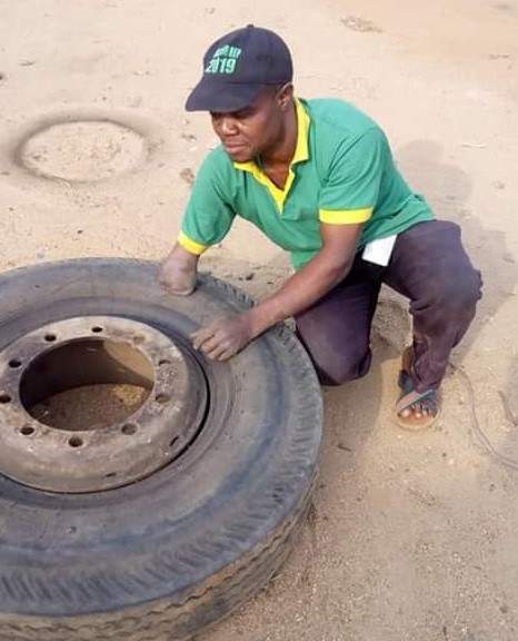 This physically challenged vulcanizer in Kogi State is supposed to inspire you!!