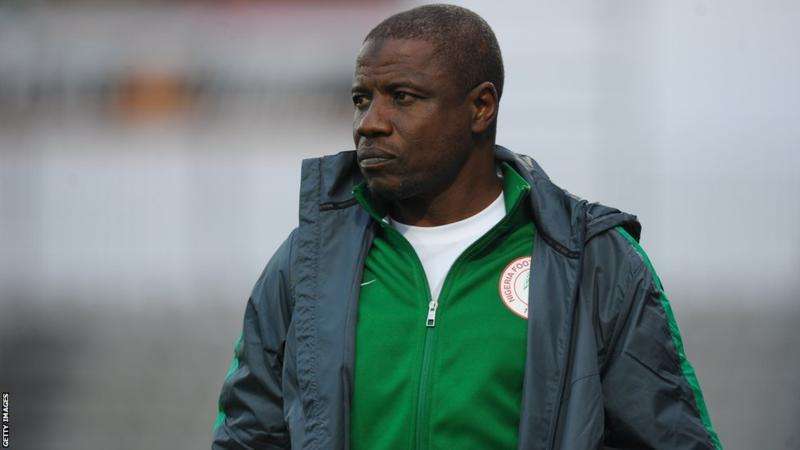 Super Eagles chief coach, Salisu Yusuf caught on camera receiving N360,000 from 'football agents' to 'select players