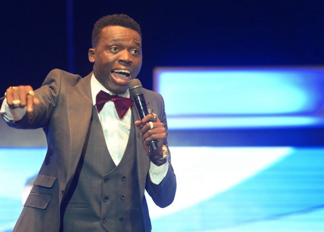 Comedian Akpororo calls out Bobrisky while performing on stage, says all gays will die