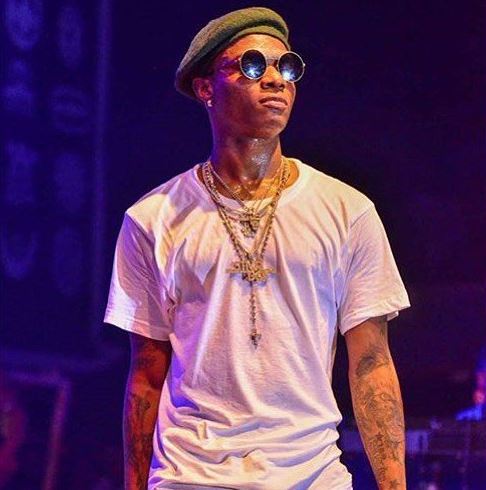 Singer, Dencia blasts Wizkid over his affair with his manager turned baby mama.