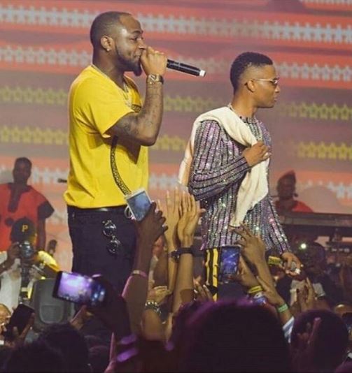 'I love you bro' - Davido reacts to Wizkid bringing him out on stage at his concert... Wizkid replies!