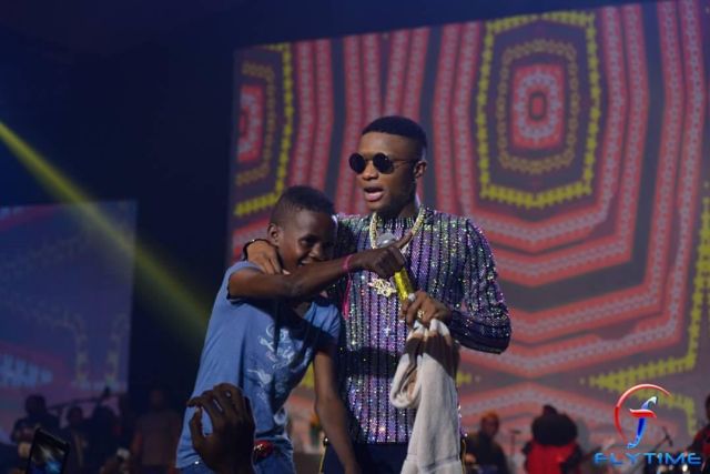 Beautiful moment Tiwa Savage and Wizkid hugged for a long period on stage