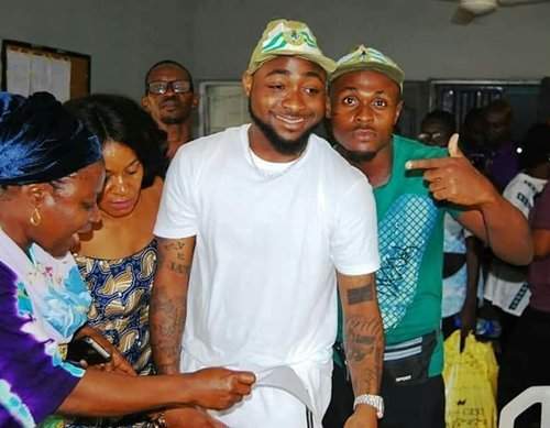 How fans rushed Davido during his NYSC registration at Lagos Orientation Camp (photos)