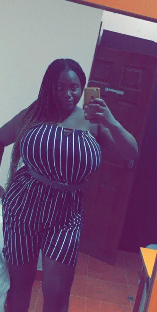 Busty Nigerian lady pops eyes with her massive Br£asts on Twitter (Photos)