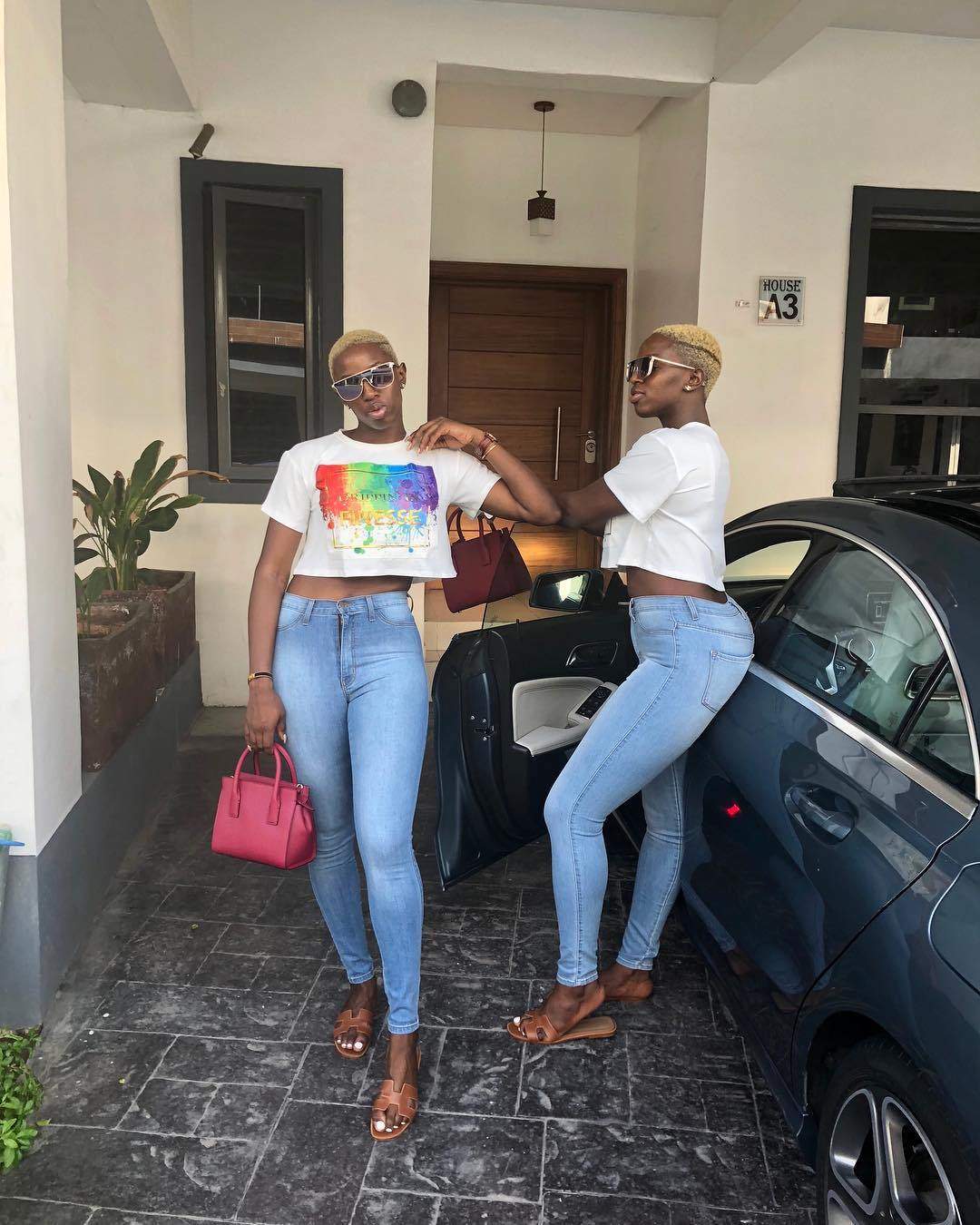 Meet gorgeous Nigerian identical twin sisters that wear the same outfit everyday (Photos)