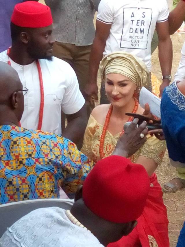 Nigerian Man marries his German girlfriend In Anambra (Photos)