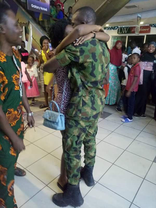 Nigerian Soldier Proposes To His Girlfriend Of 7 Years At Mall In Lagos.