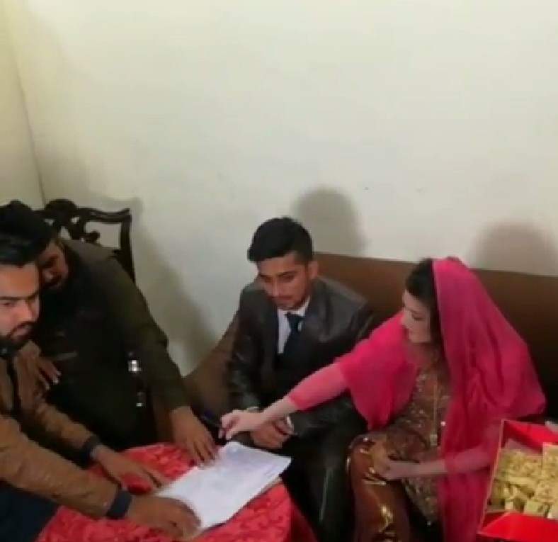 41-year-old American woman marries 21-year-old Pakistani student 10 months after meeting on Instagram