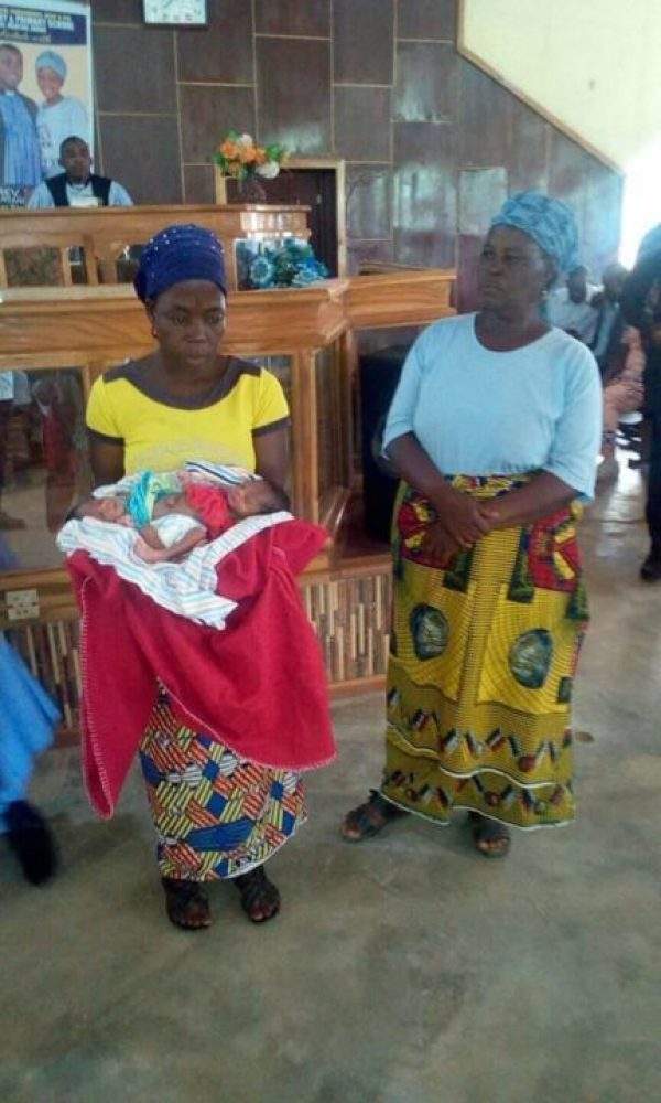 Lady delivers conjoined twins in Benue (Photos)