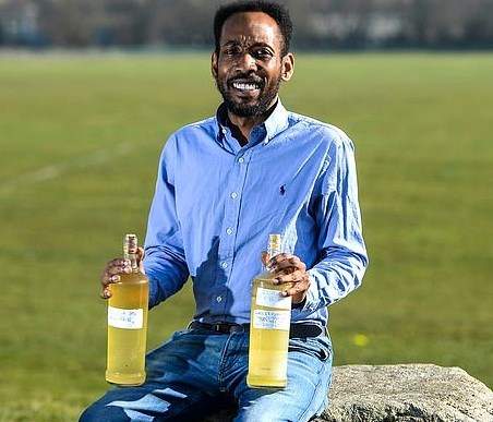 Man reveals why he drinks his 30-day old urine every morning