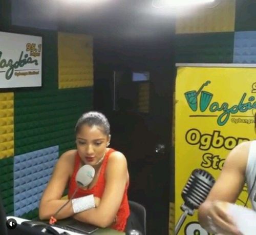 #Big Brother Naija: Gifty Kisses OAP, Yaw Live On Wazobia FM (Photos + Video)