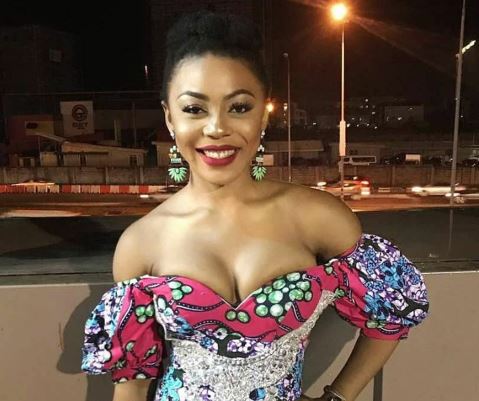 Former BBNaija Housemate, Ifu Ennada Wows In Off Shoulder Ankara Top (Photos)