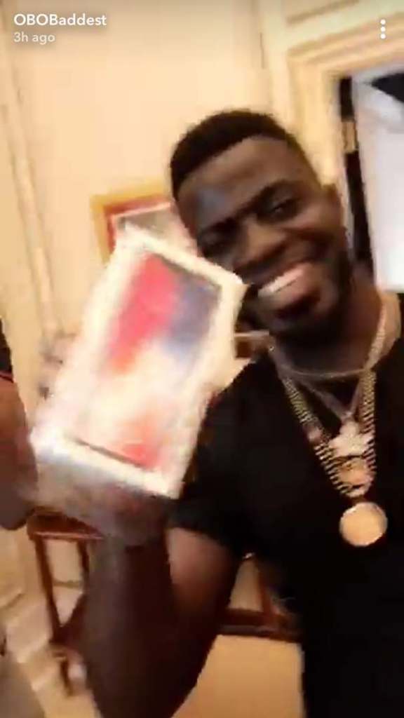 Davido buys iPhone X for all of his team members (photos/video)