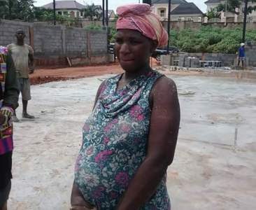 Ebonyi Governor Gifts Pregnant Laborer N200k, Asks Her To Go Home (Photos)