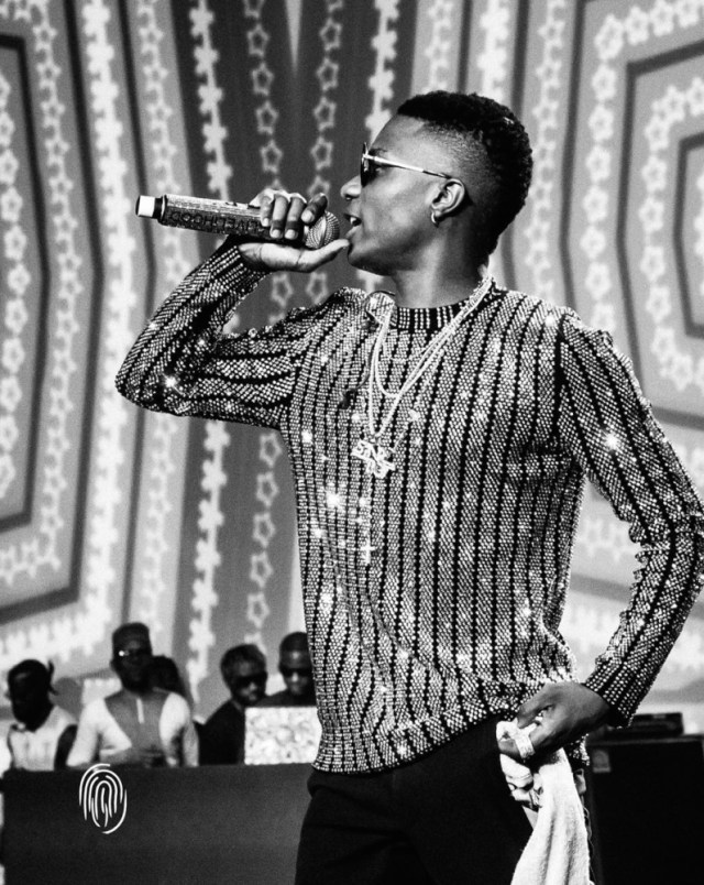 Wizkid arrives Ghana, Ignores Shatta Wale's threat