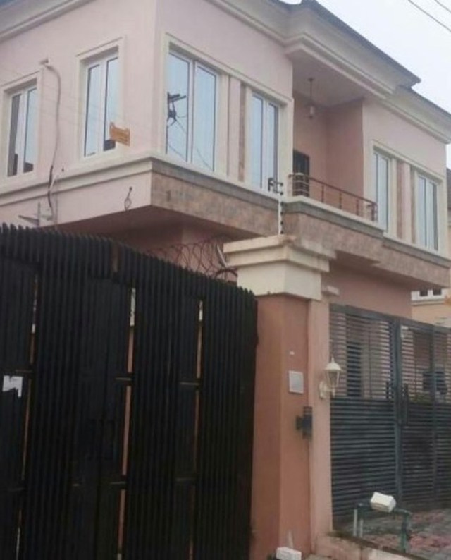 Picture of Bobrisky's House.