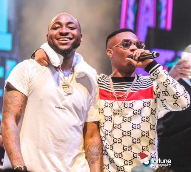 Moment Wizkid and Davido hugged again as they both performed Manya at Davido's #30BillionConcert