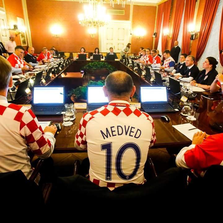 Croatian politicians wears country Jersey to work (Photos)