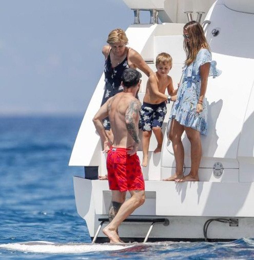 Lionel Messi Spends Quality Family Time On A Luxury Yacht (Photos)