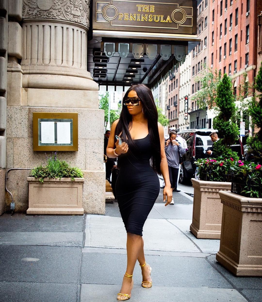 Toke Makinwa and her curves hit the streets of New York (Photo)
