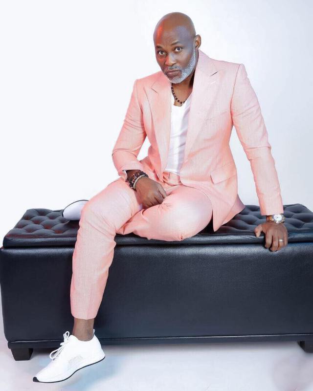 'If I wasn't rich and famous, would you love me?' - RMD asks