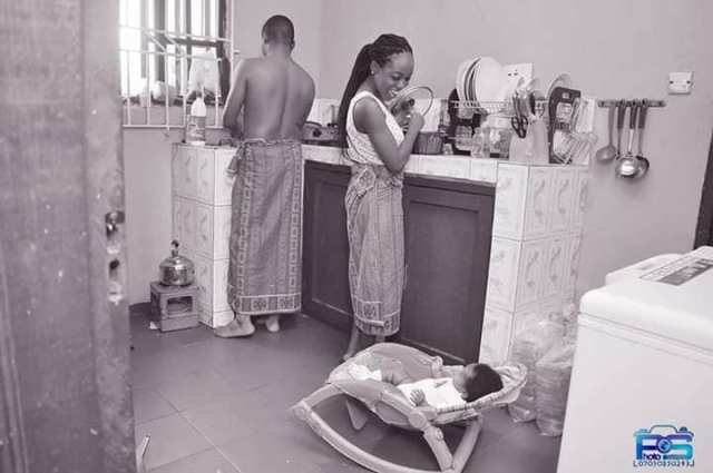 Photo: Nigerian couple show why husbands should help their wives at home