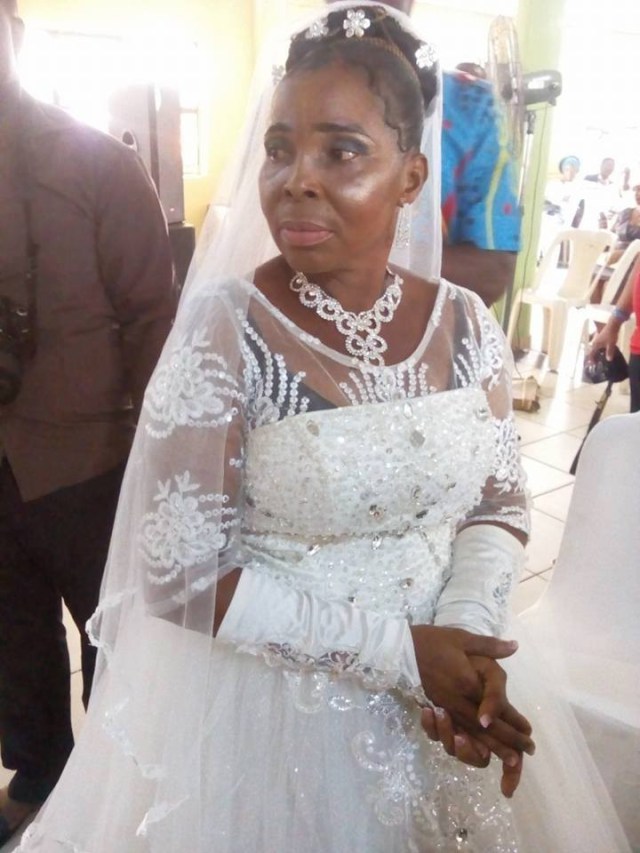 50-Year-Old Woman Weds For The First Time In Port Harcourt. (Photo)