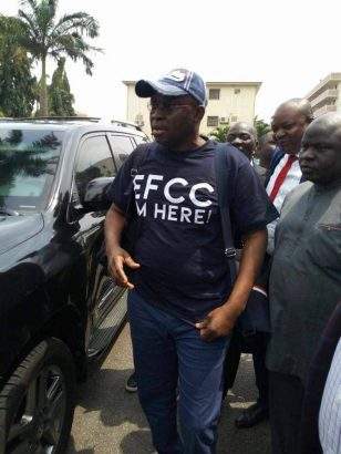 Former Ekiti governor, Ayodele Fayose arrives EFCC office in funny T-Shirt